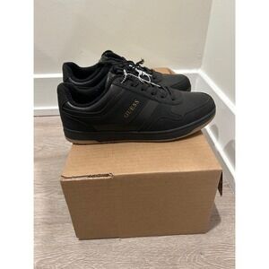 Guess Mens GMTEYLAR-R Black Gold Logo Low Top Sneakers Gum Sole Size 9.5